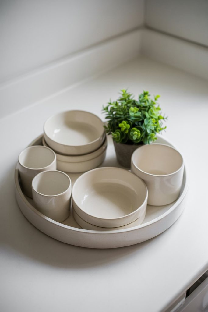 Minimal White & Green Tray