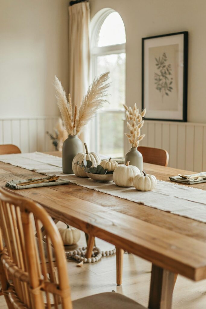Neutral Farmhouse Tablescape